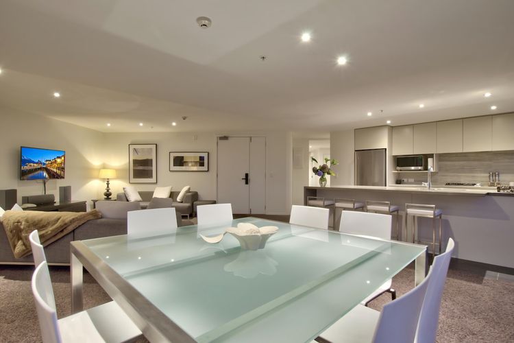 Bay View Condo by Staysouth