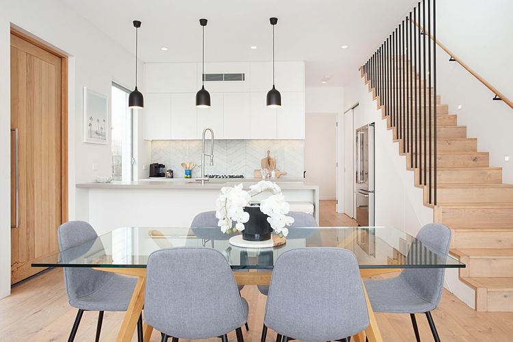 Enjoy gourmet dining with loved ones in our spacious, six-seat dining area