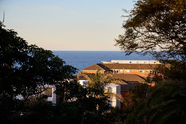 Coogee awaits with its picturesque views and vibrant coastal culture, perfect for a memorable getaway