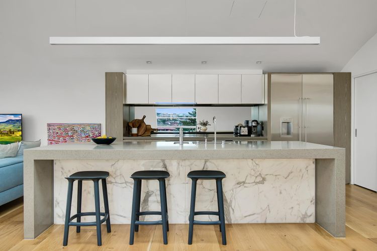 180 Sunset Penthouse IBO/IH7 Luxe