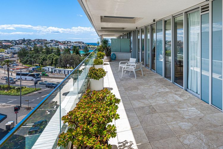 180 Sunset Penthouse IBO/IH7 Luxe