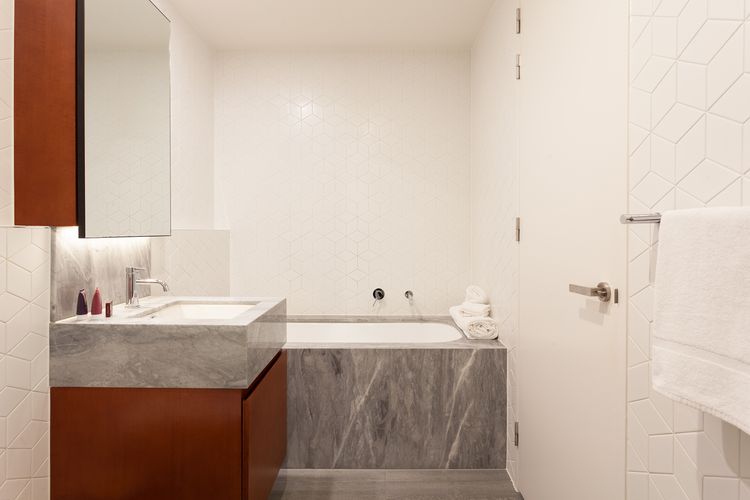 Prestige City Chic I90
