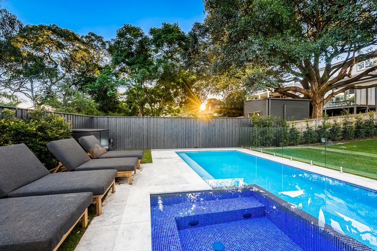 Northbridge House IH