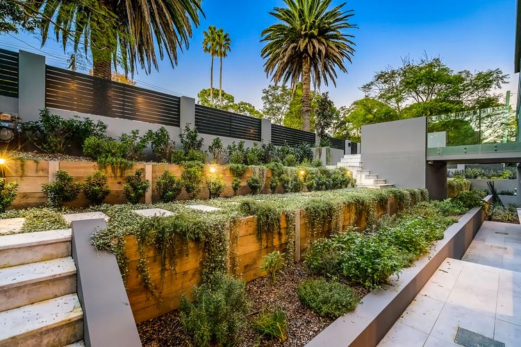 Northbridge House IH