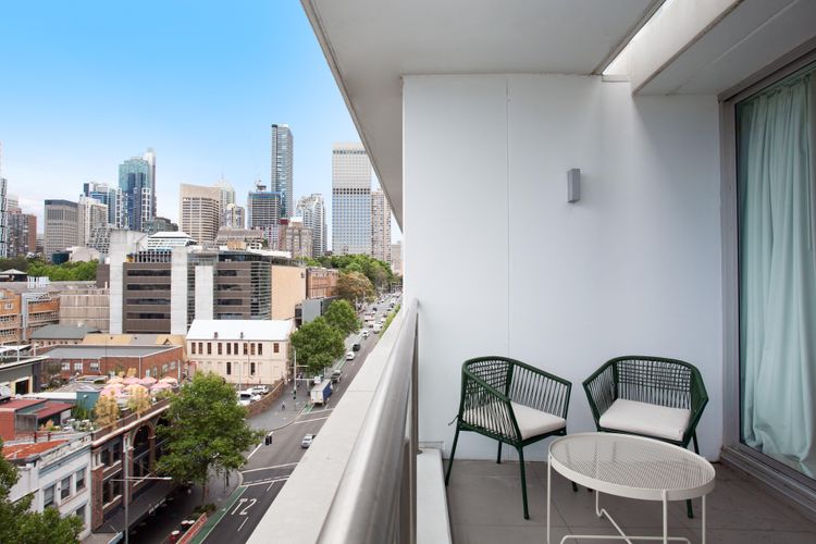 Poolside Glamour Woolloomooloo IH