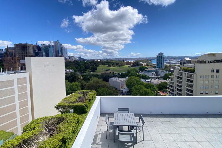 Poolside Glamour Woolloomooloo IH