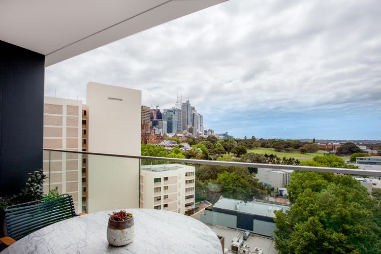 Poolside Glamour Woolloomooloo IH