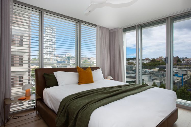 Poolside Glamour Woolloomooloo IH
