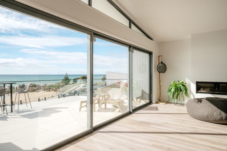 Novo Luxury Apartment Penguin Accommodation ITAS