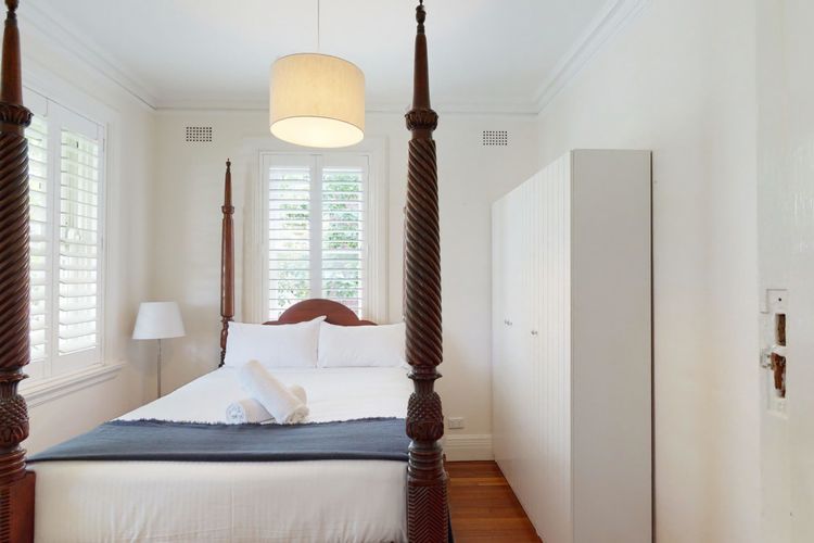 Elegant Art Deco Edgecliff I90