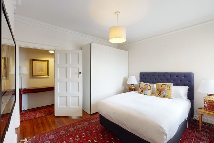 Elegant Art Deco Edgecliff I90