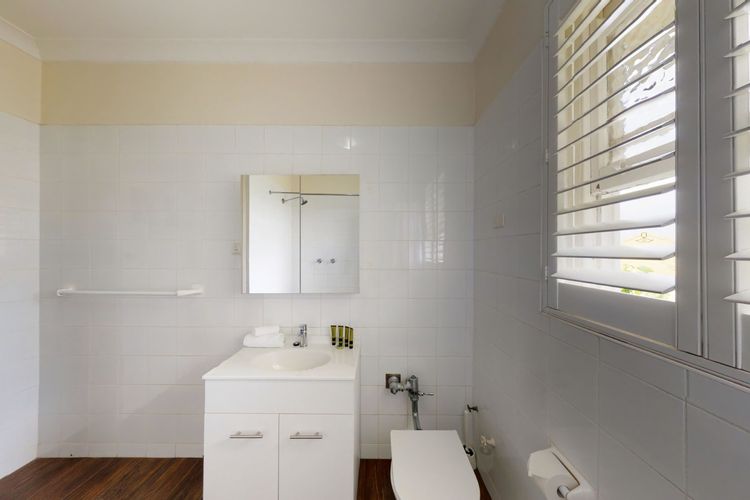 Elegant Art Deco Edgecliff I90