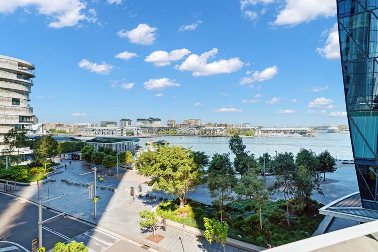 Modern Elegance Barangaroo I90