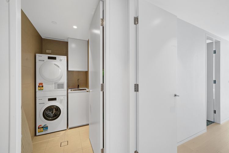 Modern Elegance Barangaroo I90