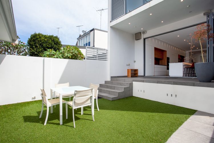 Clovelly Contemporary (IH)