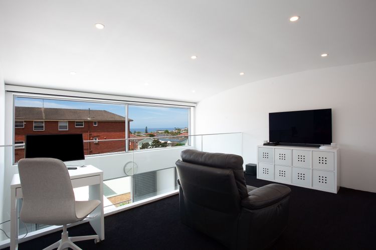 Clovelly Contemporary (IH)