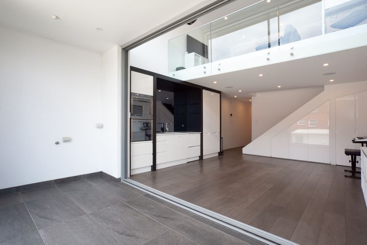 Clovelly Contemporary (IH)