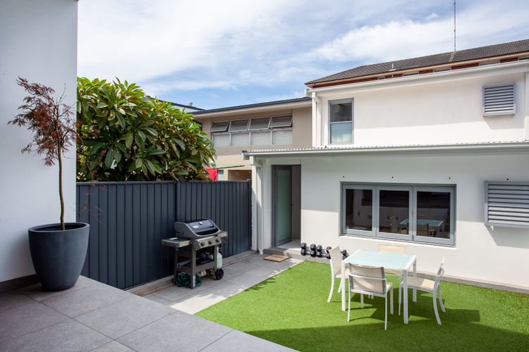 Clovelly Contemporary (IH)