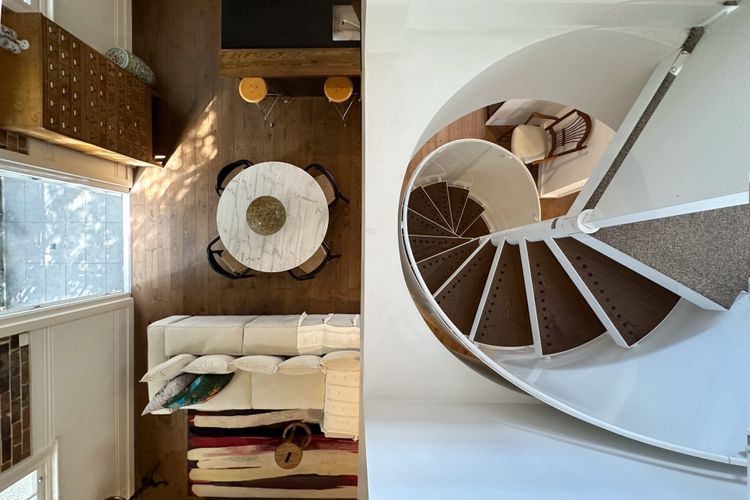 Mezzanine Magic, Bondi Junction (ISYD)