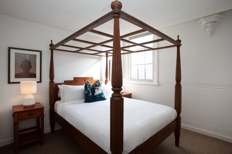 Mezzanine Magic, Bondi Junction (ISYD)