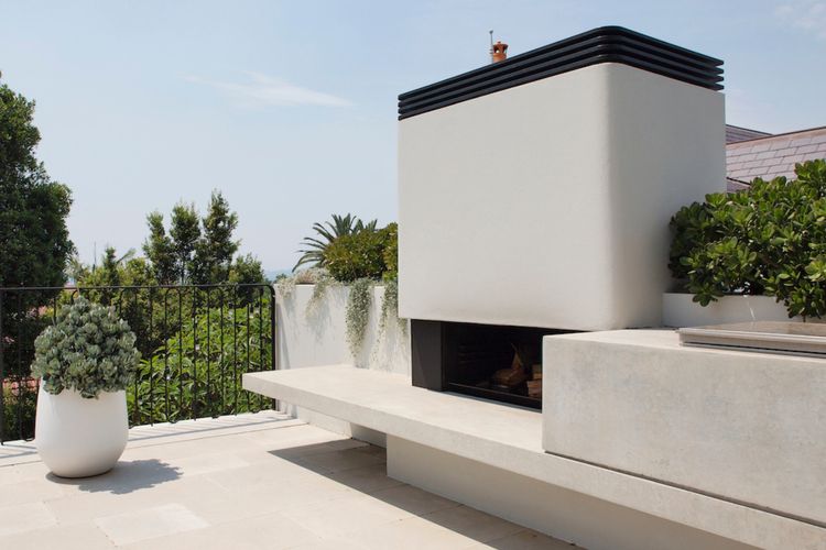 Modern outdoor fireplace for cosy evenings.
