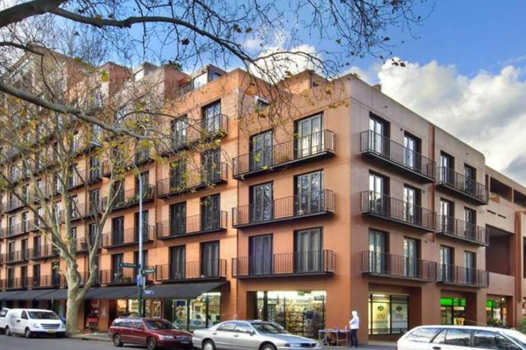 Bask in the allure of Potts Point's rich cultural heritage.