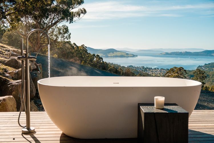 Mountain Top Snug, Studio ITAS