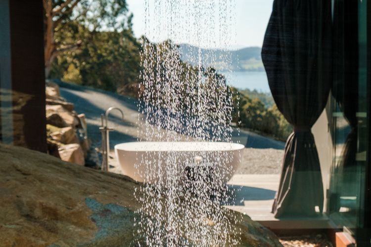 Mountain Top Snug, Studio ITAS