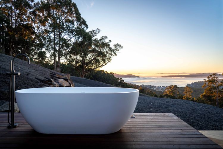 Mountain Top Snug, Studio ITAS