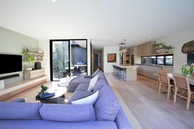 La vie en Rose, Rose Bay IH