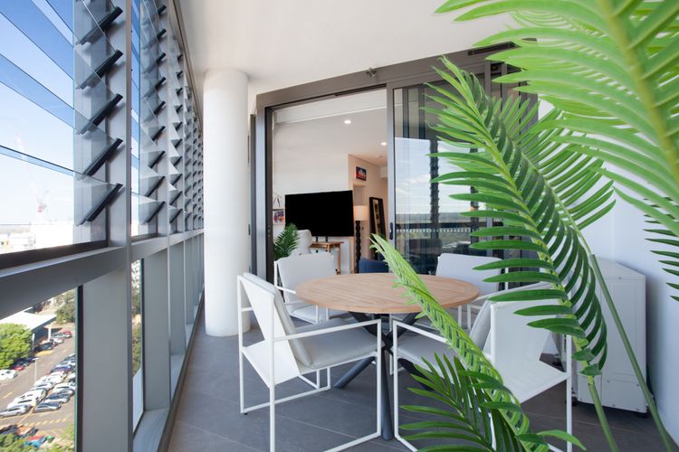 Modern Splendour, Macquarie Park I90