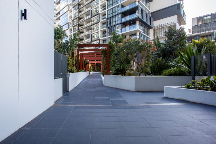 Modern Splendour, Macquarie Park I90