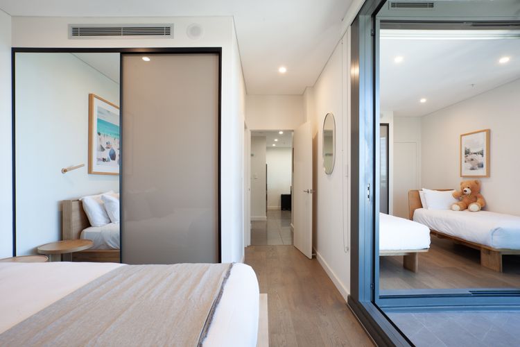 Modern Splendour, Macquarie Park I90