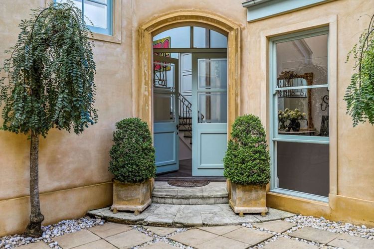 Lady Rose Woollahra