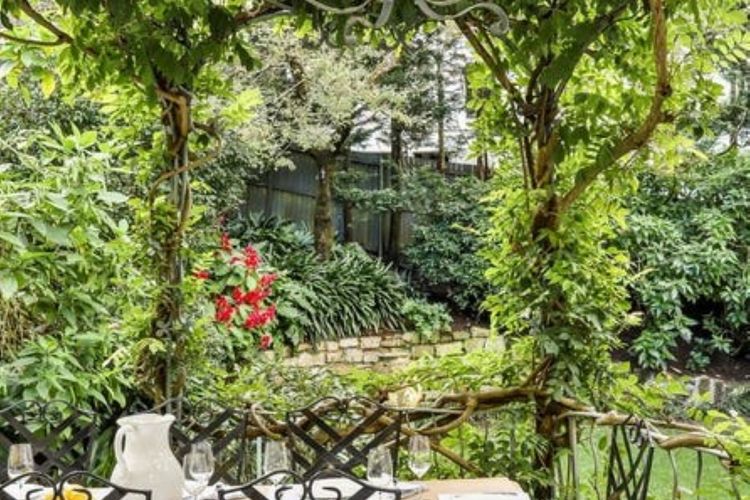 Lady Rose Woollahra