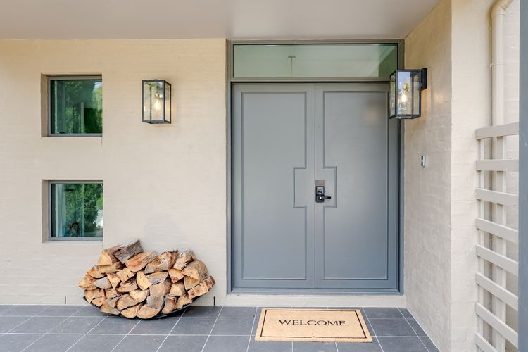 Chateau Clarence & Petite Chateau | Luxurious Waterfront Retreat