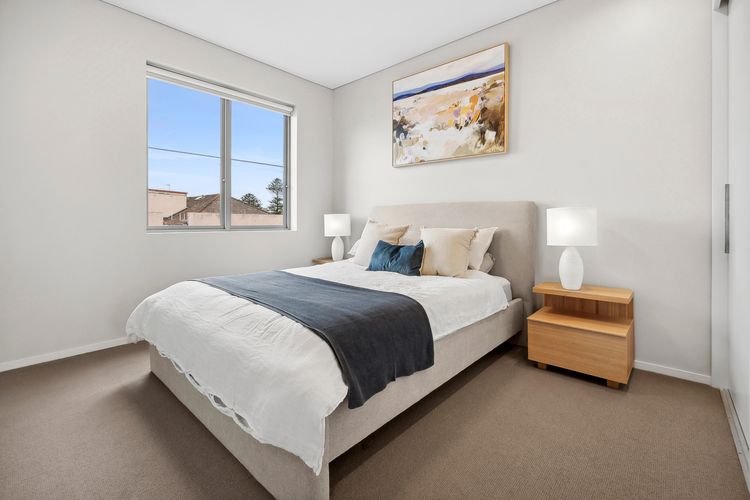Surfers Paradise, Manly Beach I90