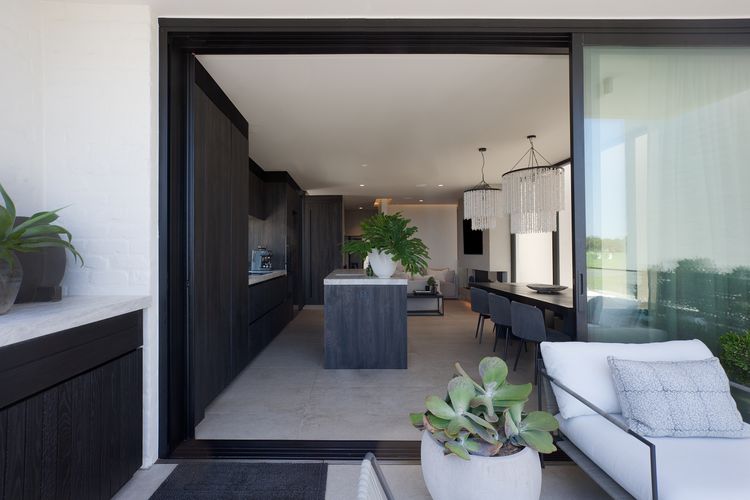 Modern Beachside Haven, Malabar ISYD