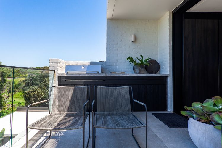 Modern Beachside Haven, Malabar ISYD