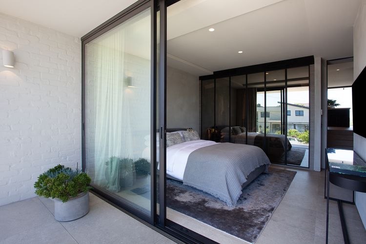 Modern Beachside Haven, Malabar ISYD