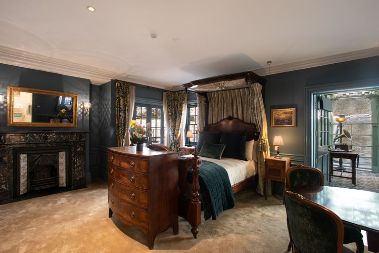 Darling Manor IBO