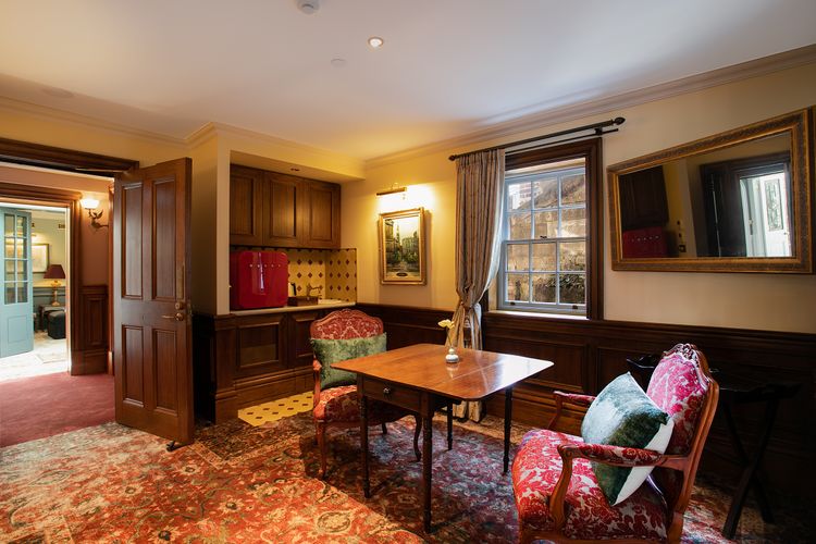 Darling Manor IBO