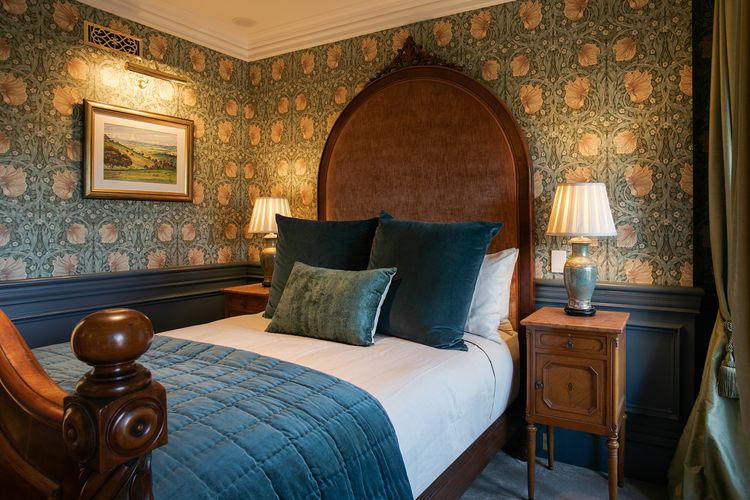Darling Manor IBO