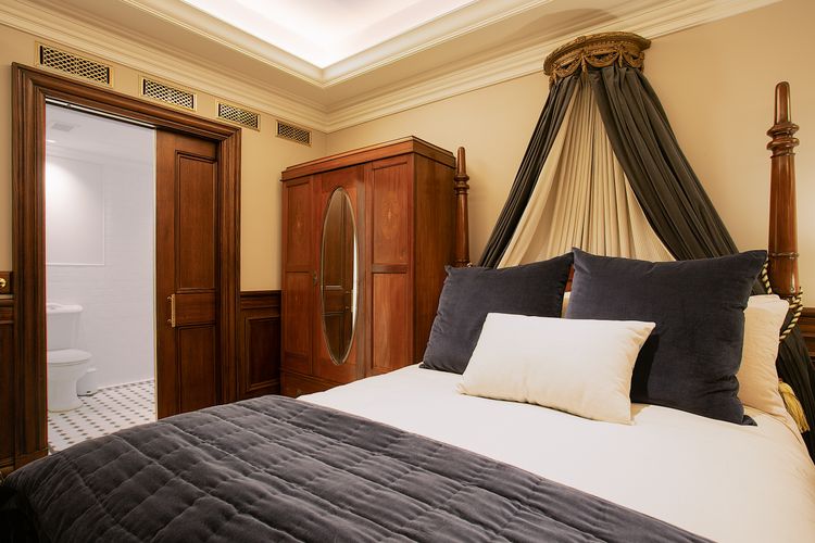 Darling Manor IBO