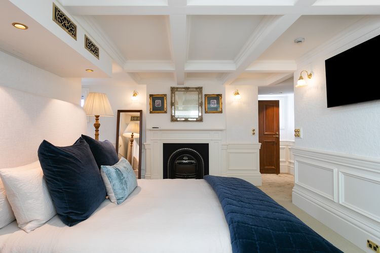 Darling Manor IBO