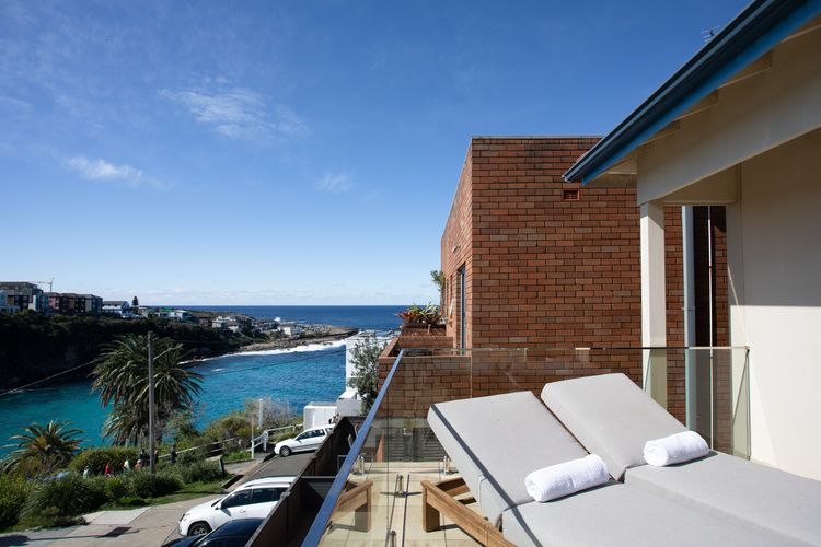 Azure Bay, Coogee IH