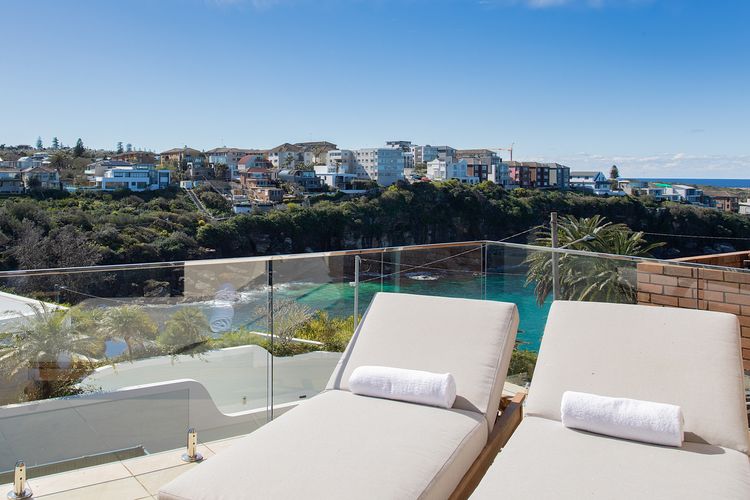 Azure Bay, Coogee IH