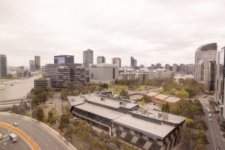 Una Mas Apartment, Docklands IMEL