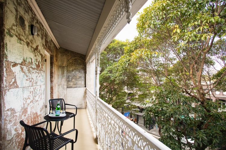 The Crown, Six Surry Hills ISYD
