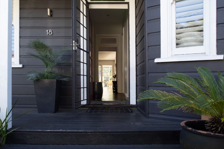 Malua Villa, Bronte IH